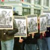 Неонацисты протестуют в Берлине против проведения выставки «Преодоление прошлого» (2001) Imgago/Christian Ditsch/ТАСС